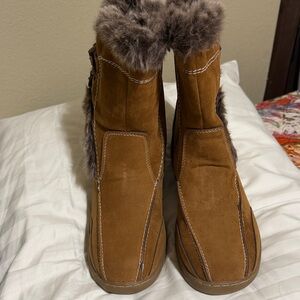 Women’s Journee Collection Takani Boots with Fur Trim, size 8.5 NWOT Box
